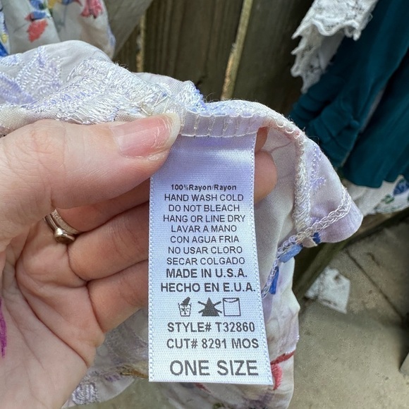 The Cove Boutique Boho Embroidered Floral Open Front Kimono Cardigan - Picture 5 of 8